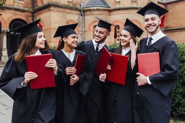 Chương trình MBA Online được hỗ trợ bởi Viện IDEAS đều được kiểm định nghiêm ngặt