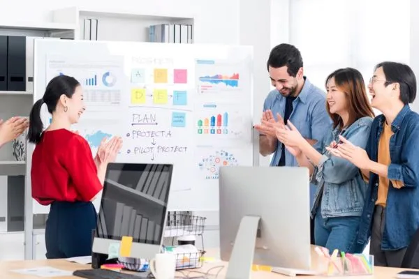 Xây dựng kế hoạch thực hiện chiến lược và phân công nhiệm vụ