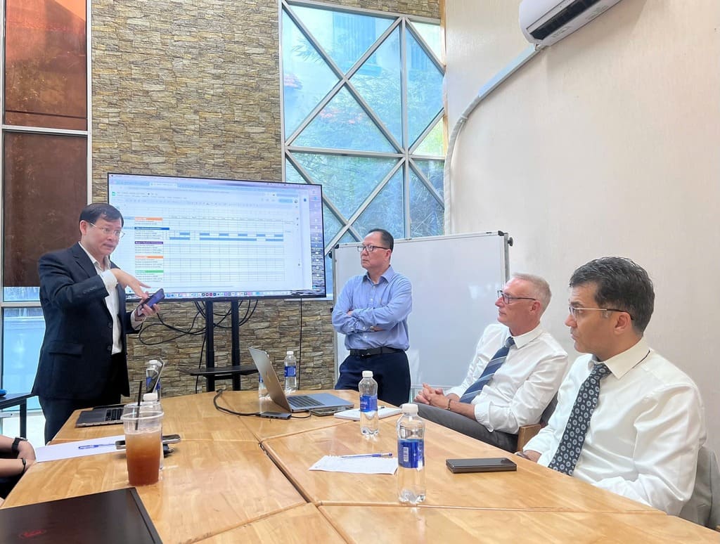 Buổi lễ khai giảng và hướng dẫn học viên MBA Swiss UMEF