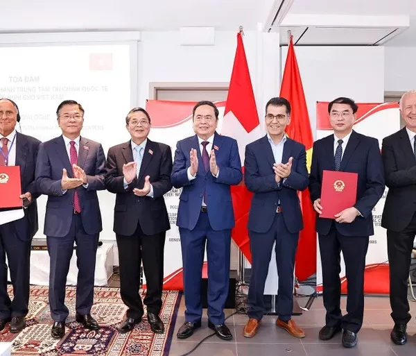 Tọa đàm “Xây dựng và Vận hành Trung tâm Tài chính Quốc tế”: Mở Ra Cơ Hội Nghề Nghiệp Với Bằng Cấp Chuẩn Thụy Sĩ