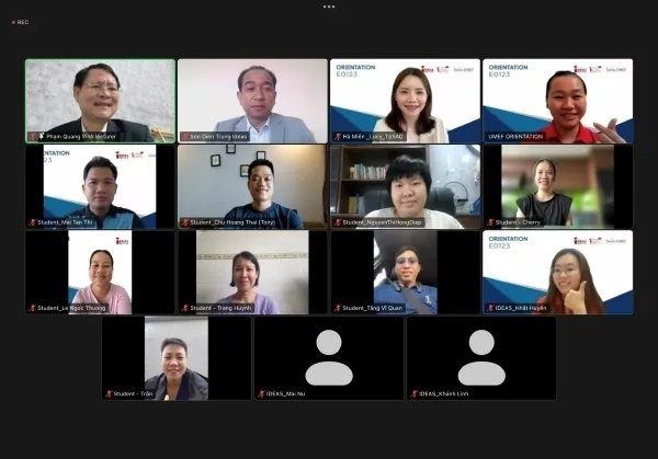 Bên cạnh chương trình học, IDEAS tổ chức các buổi chuyên đề định hướng cho người học