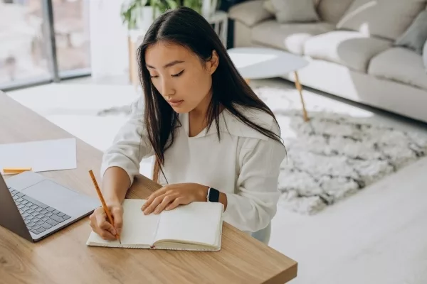 Học viên trái ngành và nhân viên tự do thường tìm chương trình MBA không cần bằng đại học