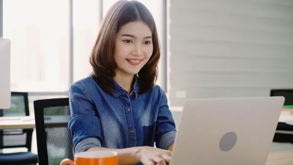 Học MBA online được nhiều người cân nhắc khi lịch trình làm việc bận rộn